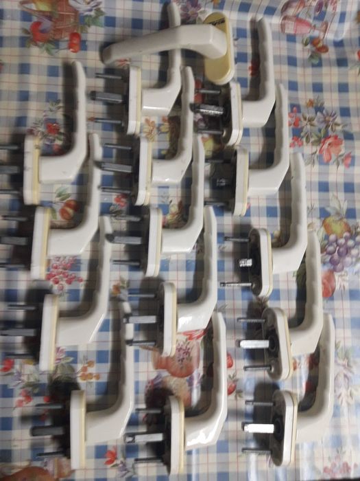 Klamka okienna vitron 15 sztuk Cena za całość