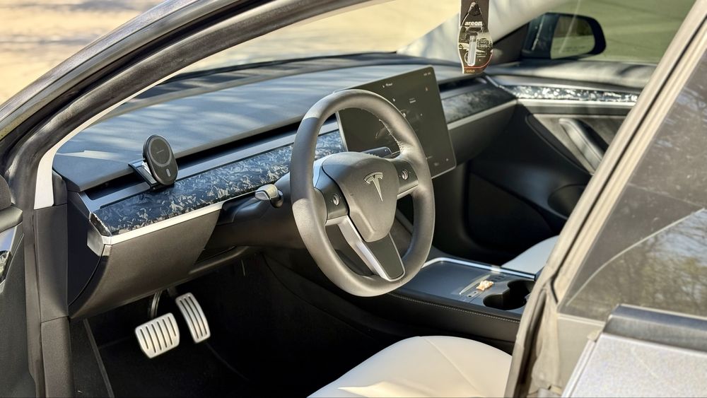 Продам Tesla Model 3