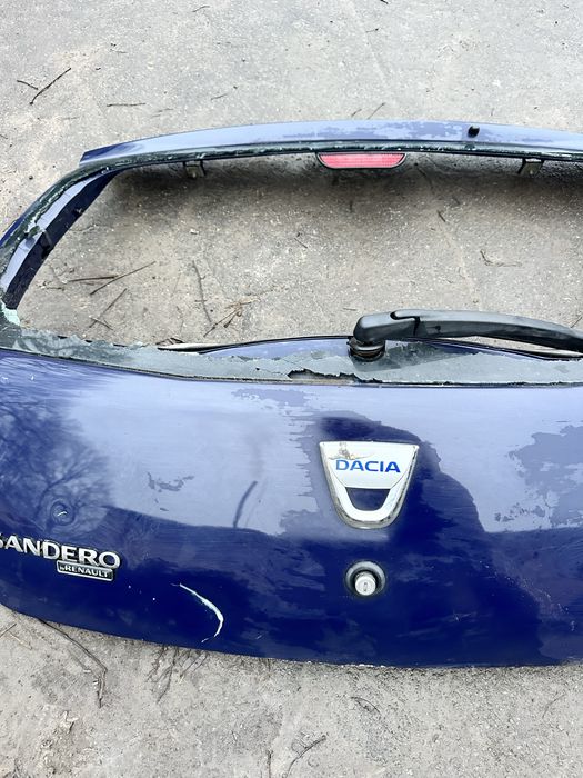 Задня ляда кришка багажника Dacia Sandero Дача Сандеро 2007—2011