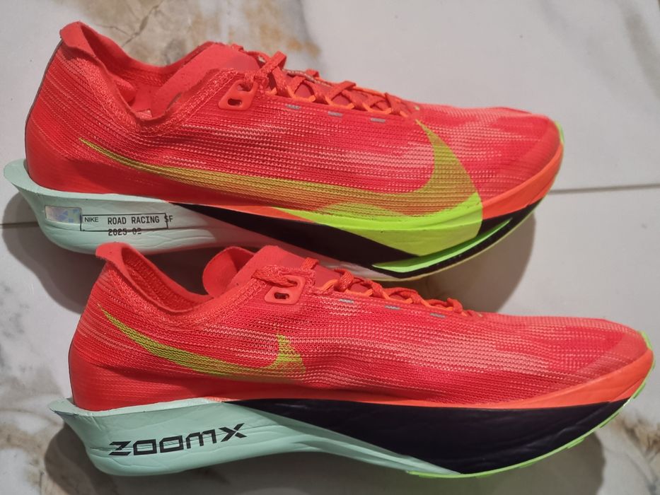 Оригінал 100% Кросівки NIKE ZOOMX STREAKFLY 2  EURO 42