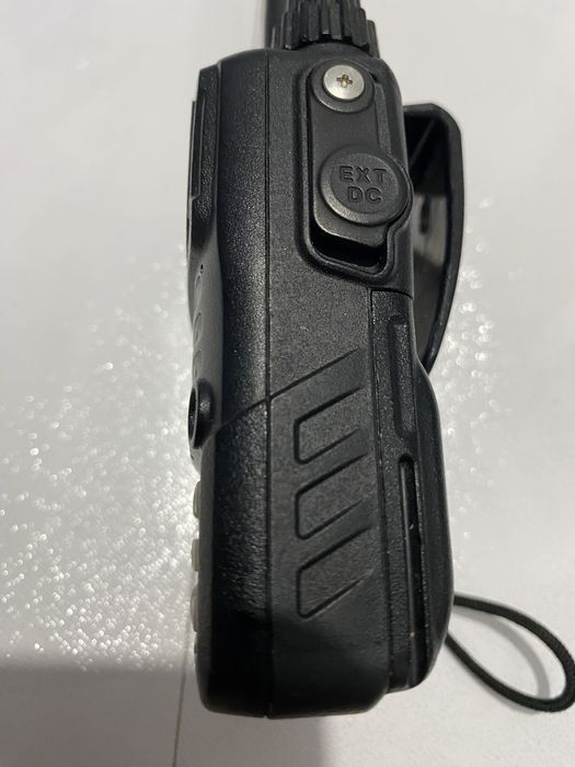 Yaesu VX-6R рація