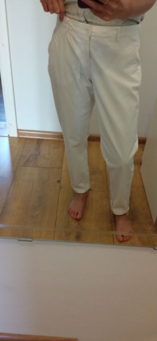 Białe spodnie Chino United Colors of  Benetton