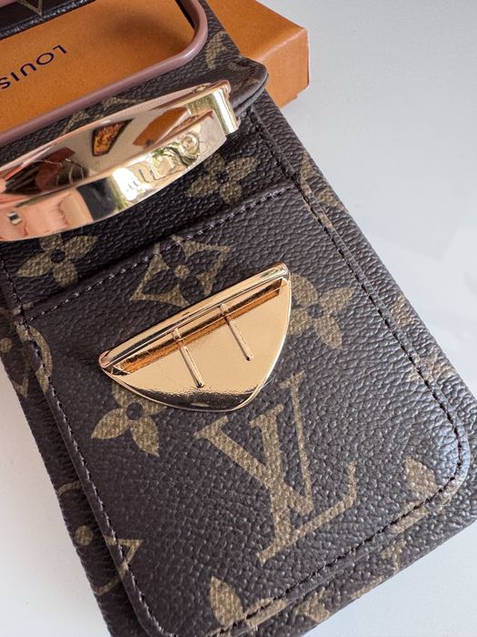 Piekne etui LV  na telefon  Iphon 17 pro max