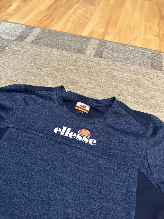 Спортивна футболка ellesse.