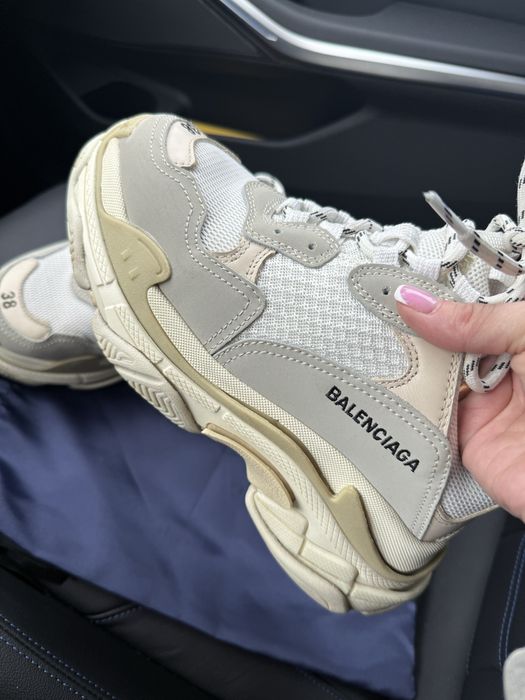 Balenciaga triple s cream