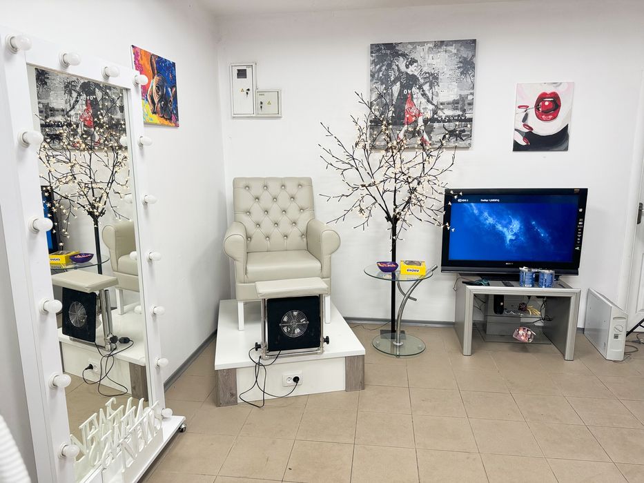 Продам педикюрне крісло з подіумом