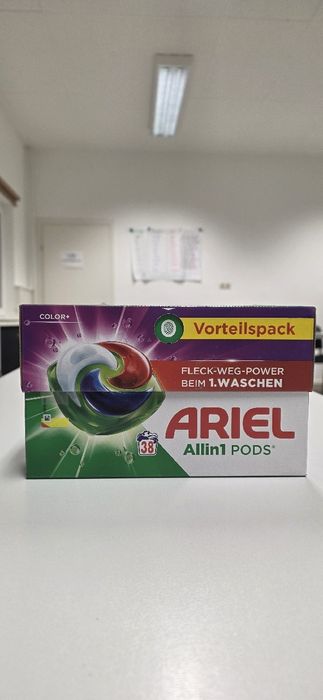 Kapsułki do prania koloru Ariel 38 szt z Niemiec