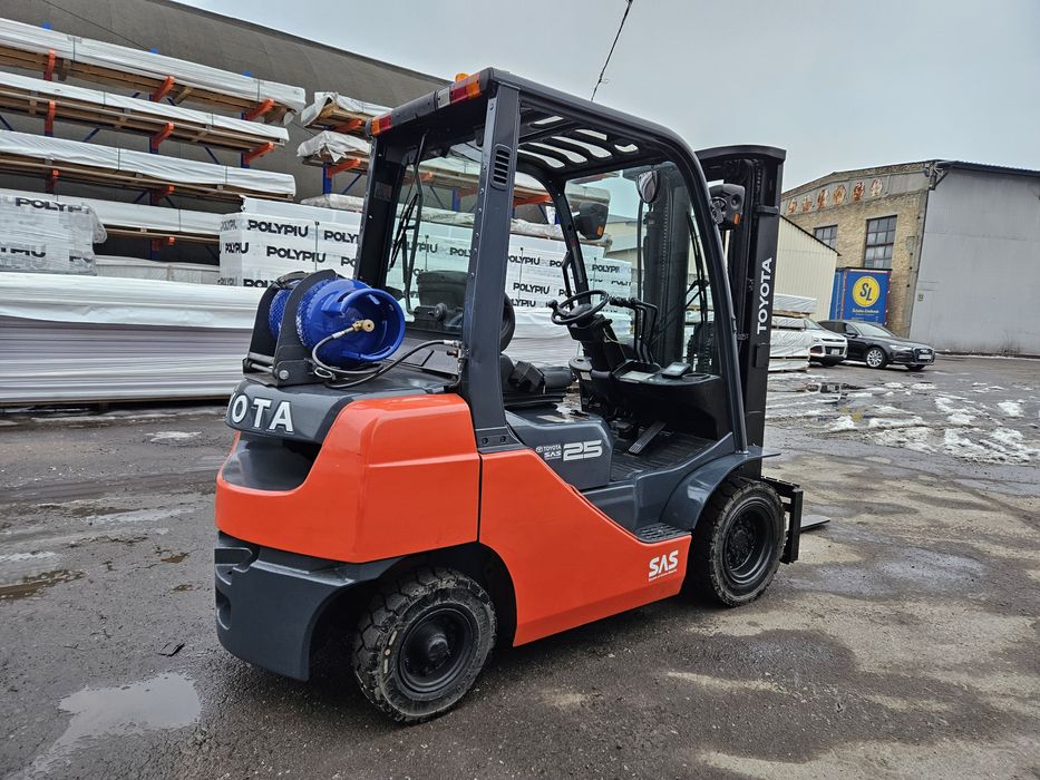 Навантажувач Toyota 2,5 т газ/бензин. Вилочный погрузчик Тойота 2,5 т