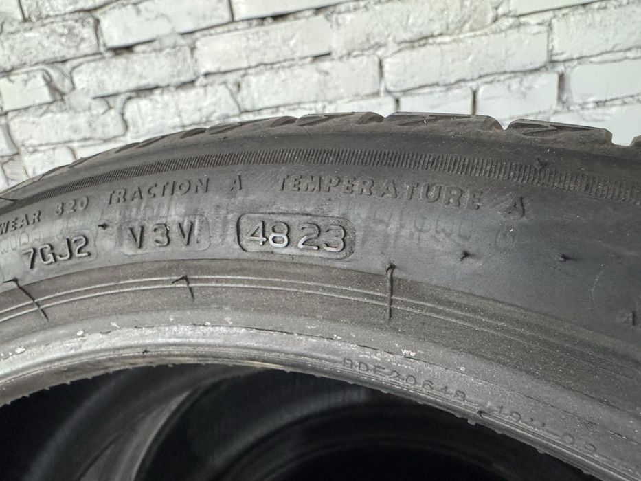 Літні Bridgestone 225/40 R19