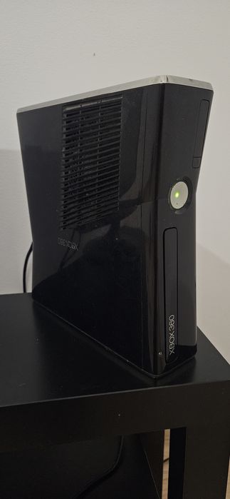 Sprzedam x-box 360