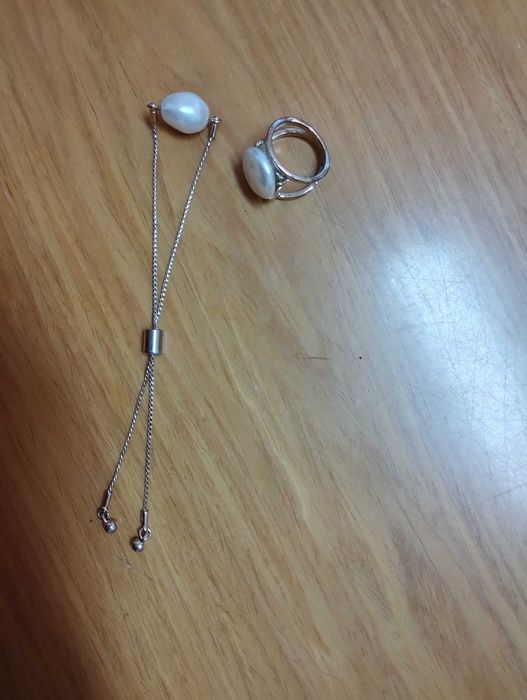 Conjunto moderno de prata dourada e pérola