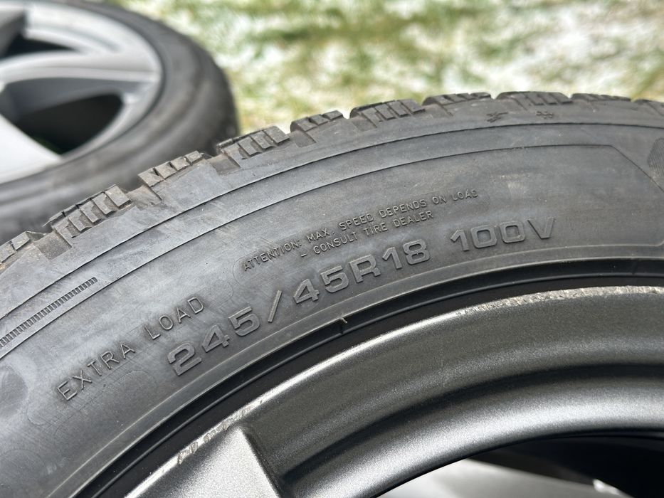 Резина GoodYear 245/45/18. 100V 2023 рік Зимова Стан нової Ultra Grip