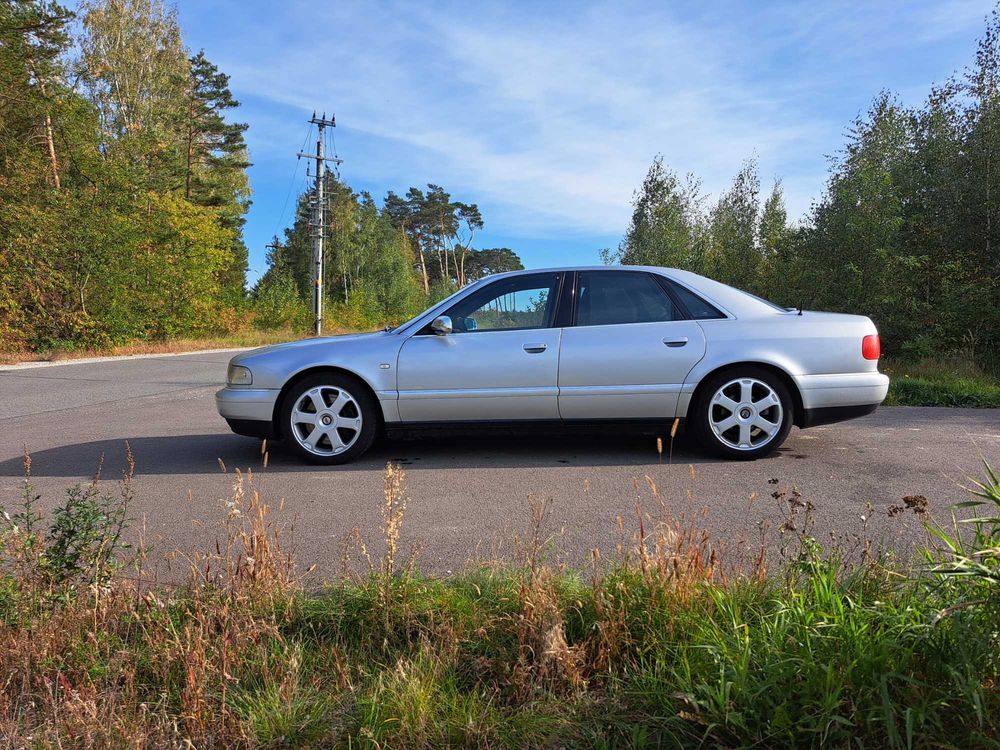 Audi S8 D2