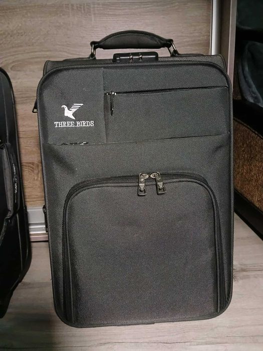Чемодан на двух колесах Three birds