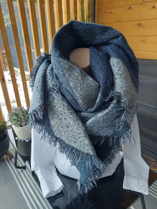 Duży szal damski, ciepły, cieplutki