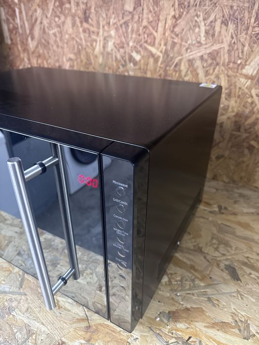 Мікоохвильова піч KOENIC