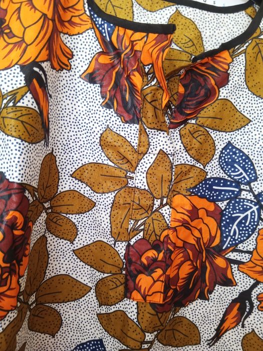 Vestido e blusa tema flores e folhas tamanho L