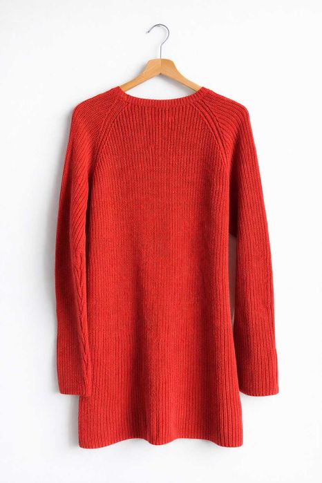 Czerwony sweter Only M/38 z ozdobnymi guzikami