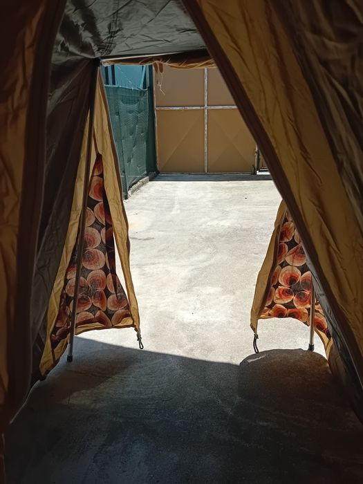 Tenda de canadiana com avançado