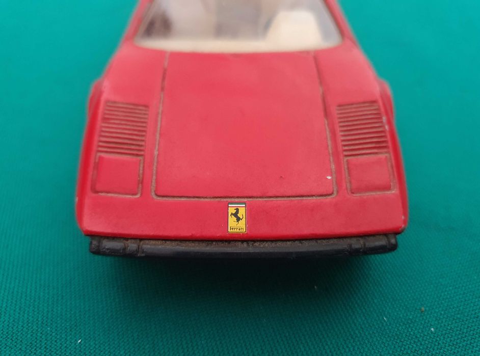 Ferrari 308 GTB - BURAGO, escala 1:24, anos 80 - Italy