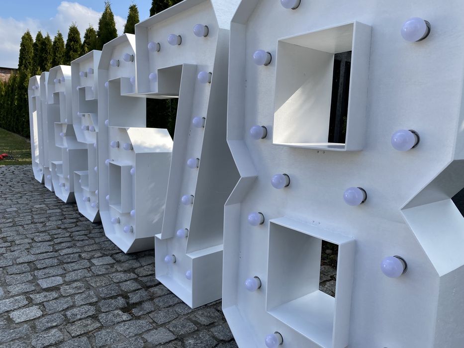 Cyfry 18 | 30 | 40 | 50 | Producent | LED
