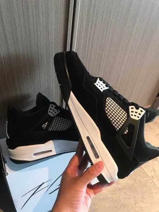 Jordan 4 Retro White Thunder R.43