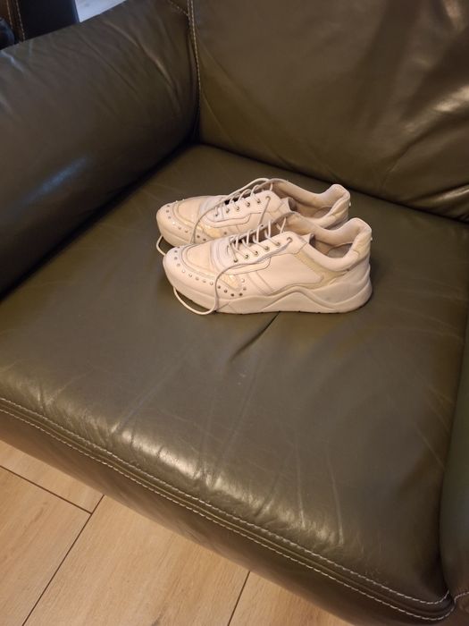 Dwie pary butów OCHNIK i buty NB