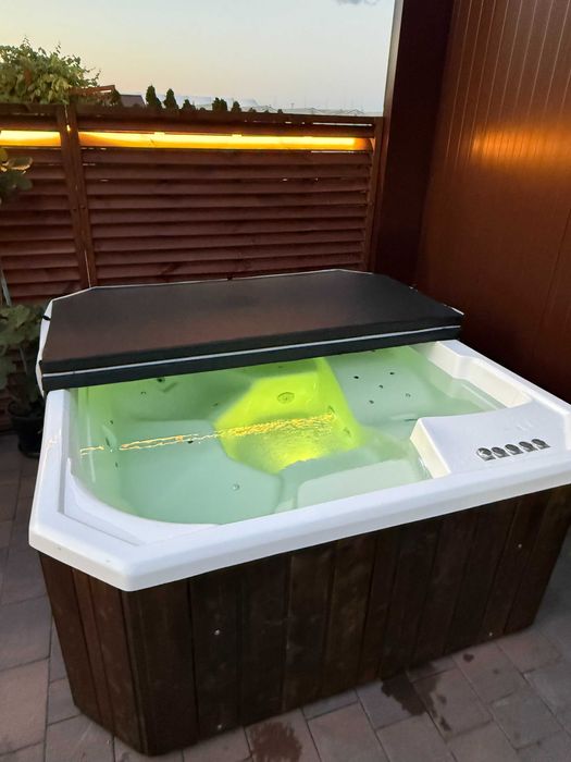 Jacuzzi balia basen piec na drewno 5cio osobowe piec masaż led