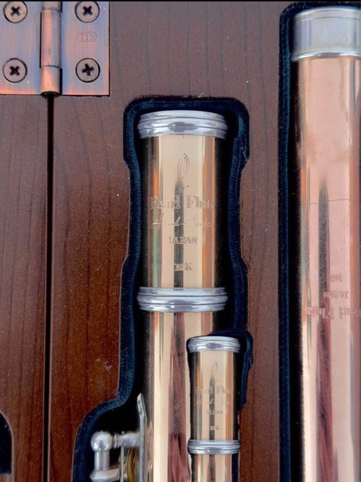 Flauta transversal Pearl em ouro