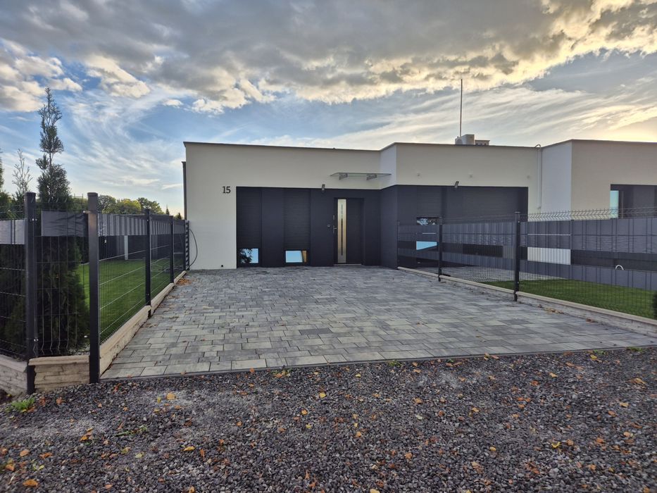 Piękny dom z ogródkiem, energooszczędny