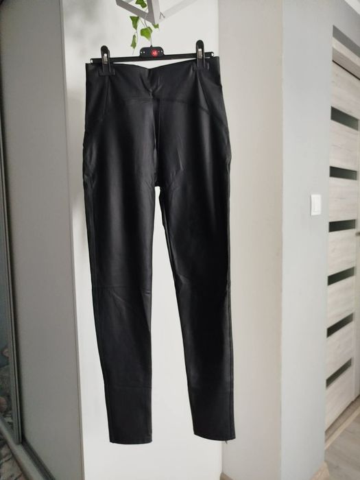 Wyprzedaż ubrań nowe