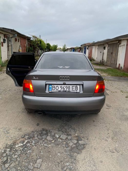 терміново продам AUDI A4