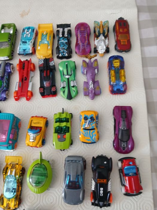 Hot wheels  diferentes