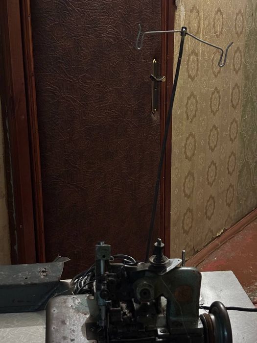 ПРОДАМ оверлок промисловий