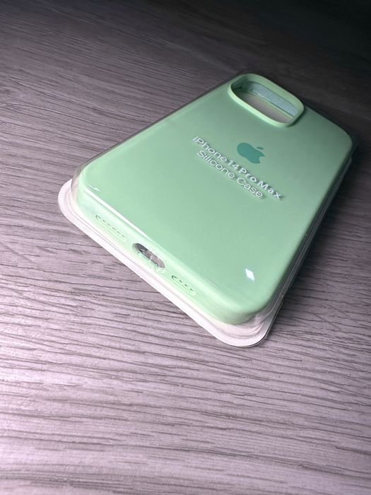 iPhone 14 Pro Max Case – Brand New in Box64751275969155123