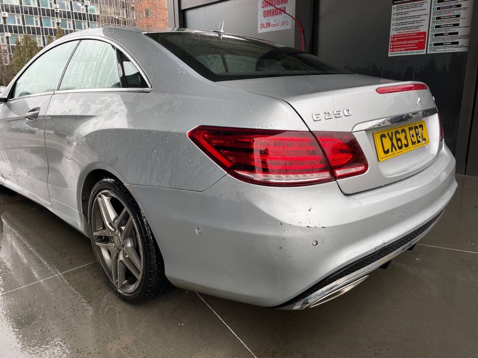 Задня ліва четверть (крило) на w207 Mercedes мерседес крило