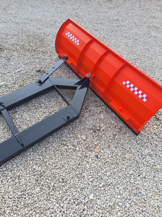 Pług do śniegu do paleciaka widlaka wózka widłowego