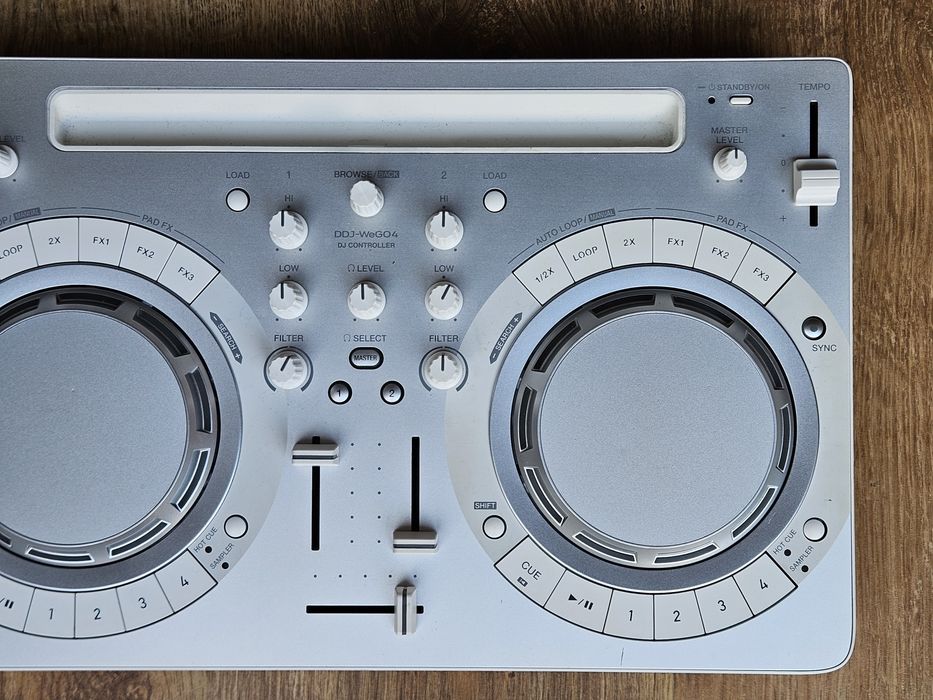 Pioneer ddj wego 4 konsola