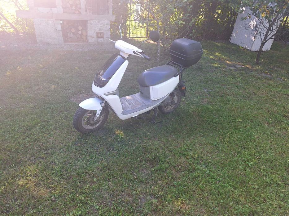 skuter elektryczny yadea c line