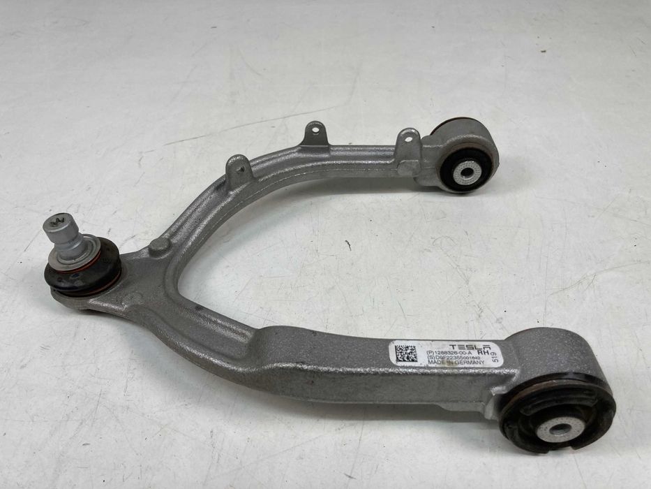 TESLA MODEL Y - ричаг верхній передній лівий/правий дорест рест