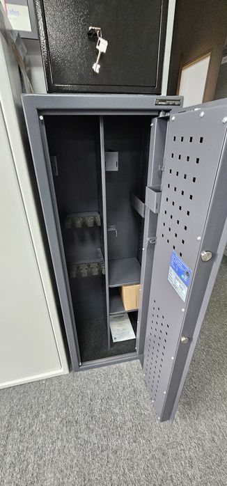 Szafa na BROŃ długą i krótką • certfikat S1 • zamek ELEKTRONICZNY