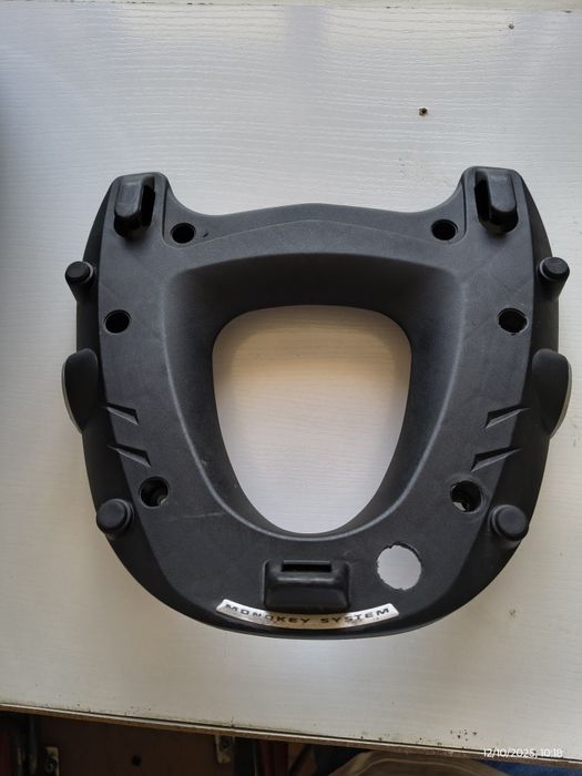 Top case Givi V46 + base monokey