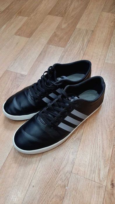 Черные кеды Adidas с тремя белыми полосками модель Easy Vulc VS