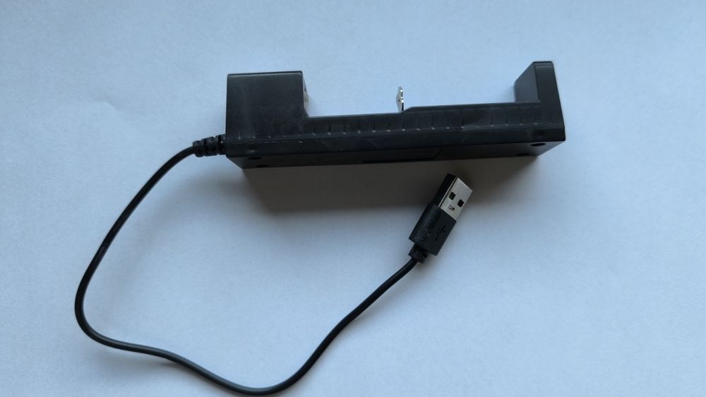 Ładowarka na USB do ogniw Li-ION 18650