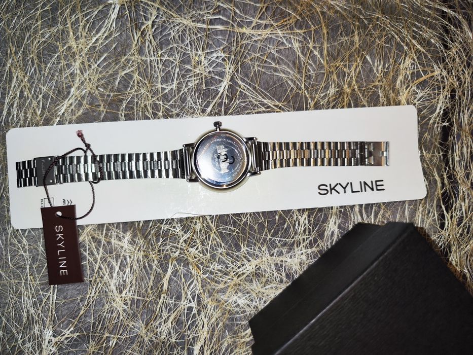 Relógio de pulso feminino prateado em aço da Skyline