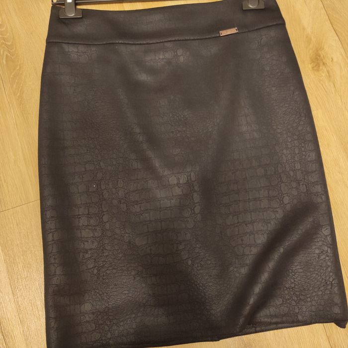 Komplet marynarka plus spódnica roz.38