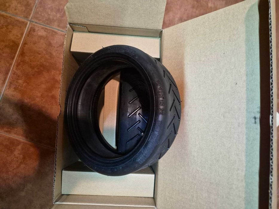 Покришка з камерою на електросамокат