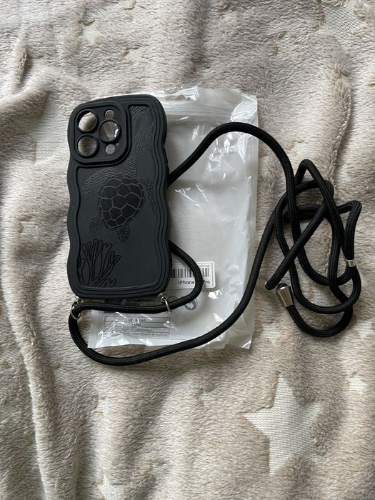 Etui z motywem żółwi i smyczką na Iphone 14 Pro