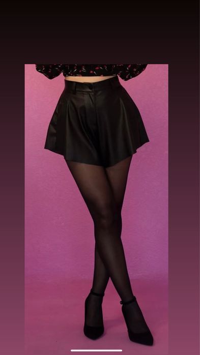 Шкіряна юбка шорти р 42