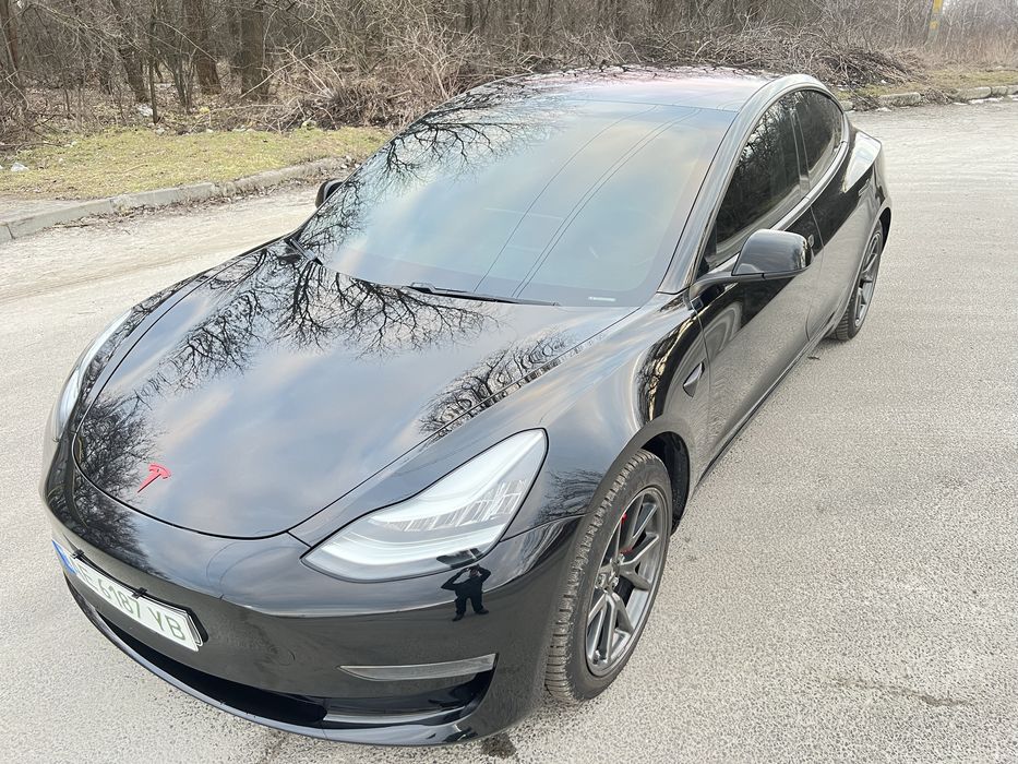 Продам Tesla 3 Standart Plus